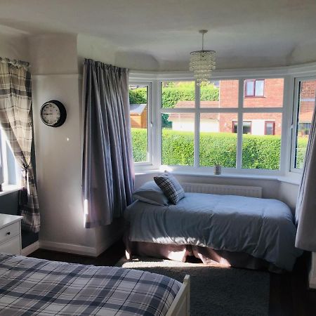 Sunnyside - Large Seaside Home With Views And Hot Tub Prestatyn Extérieur photo