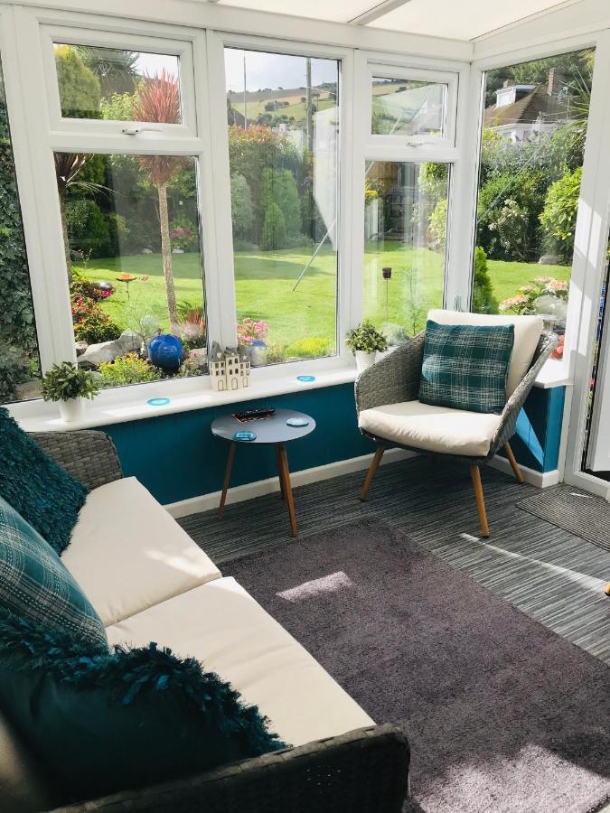 Sunnyside - Large Seaside Home With Views And Hot Tub Prestatyn Extérieur photo