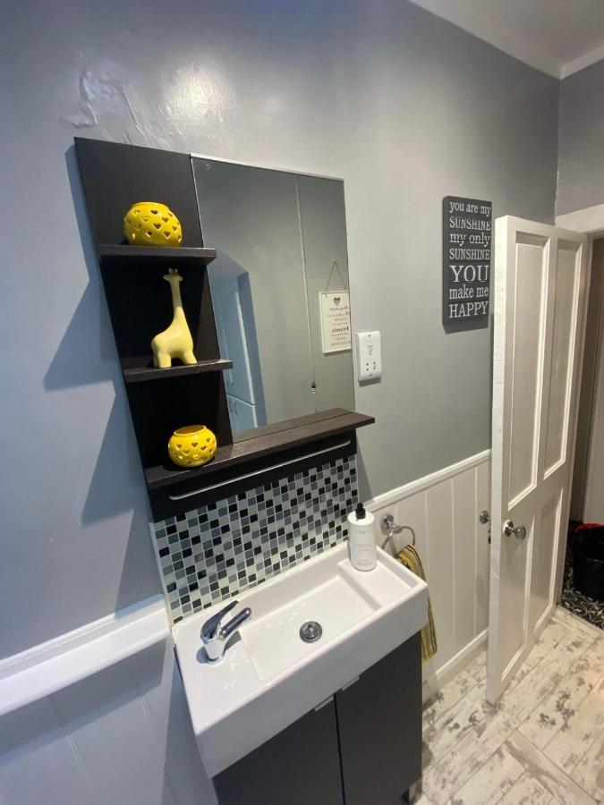 Sunnyside - Large Seaside Home With Views And Hot Tub Prestatyn Extérieur photo