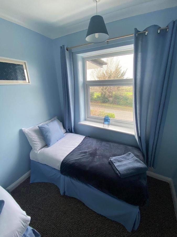 Sunnyside - Large Seaside Home With Views And Hot Tub Prestatyn Extérieur photo