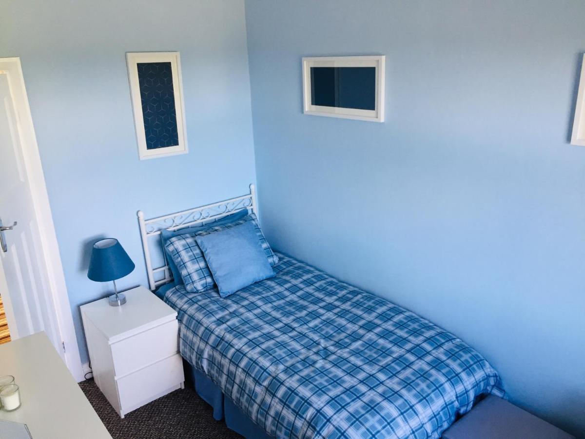 Sunnyside - Large Seaside Home With Views And Hot Tub Prestatyn Extérieur photo