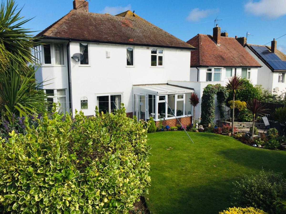 Sunnyside - Large Seaside Home With Views And Hot Tub Prestatyn Extérieur photo
